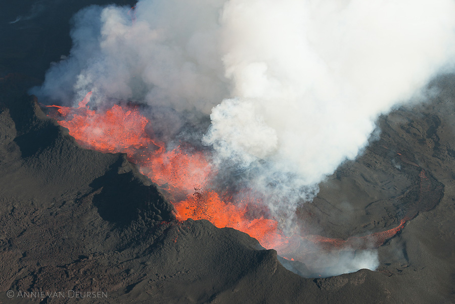 Boiling lava  at eruption of volcano Bárdarbunga in Holuhraun, Iceland in 2014.